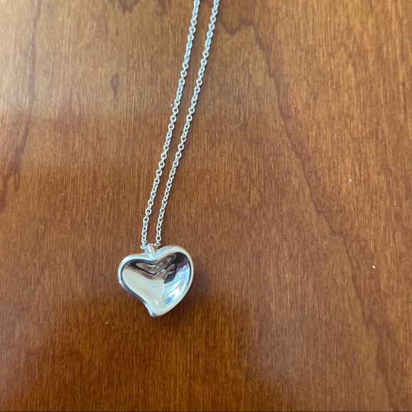Elsa Peretti Carved Heart Necklace - Picture 2 of 4